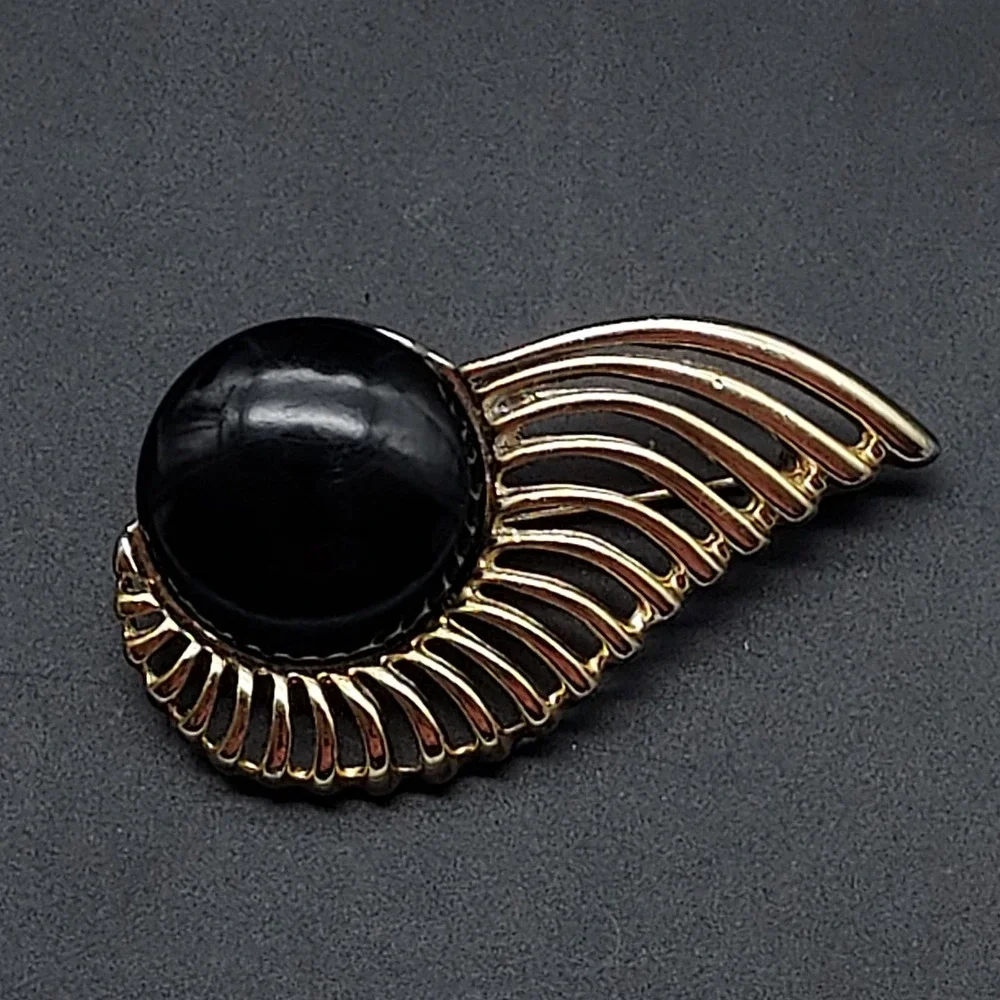 Art Deco Brooch Gold Tone Black Cabochon Vintage Costume Jewelry Abstract‎